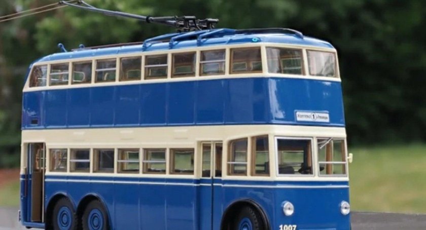 ЯТБ-3 троллейбус