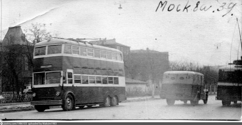 ЯТБ-3 двухэтажный троллейбус