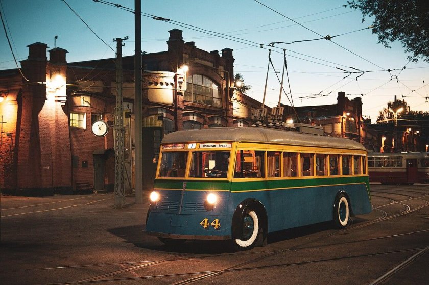 ЯТБ-1 Ленинград