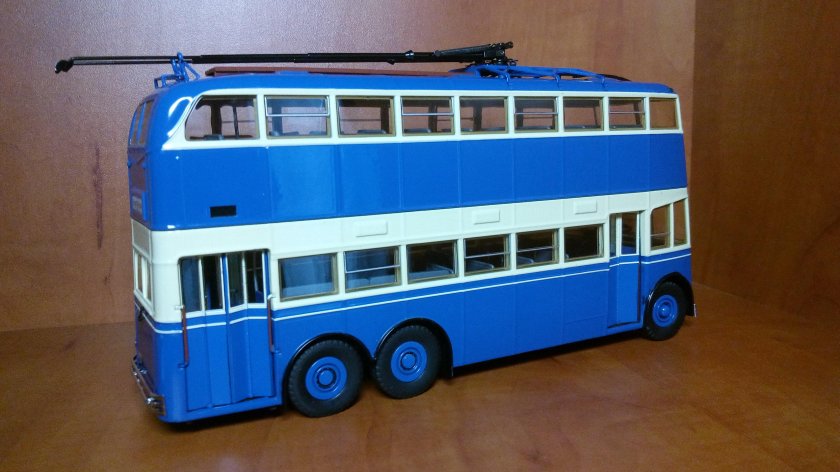 Двухэтажный троллейбус