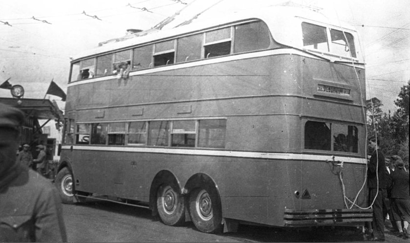 ЯТБ-3 троллейбус