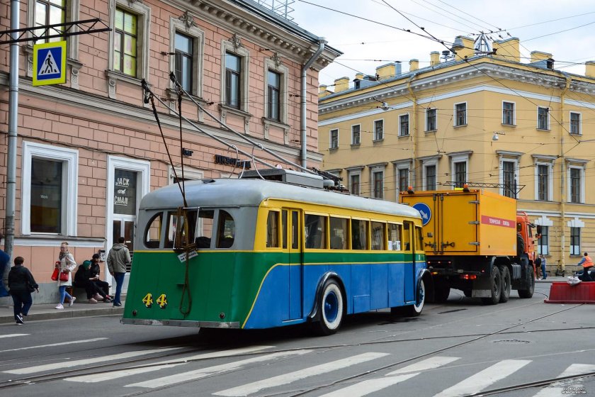 ЯТБ-1 троллейбус