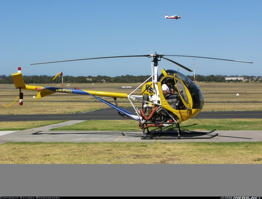 Schweizer 300c вертолет