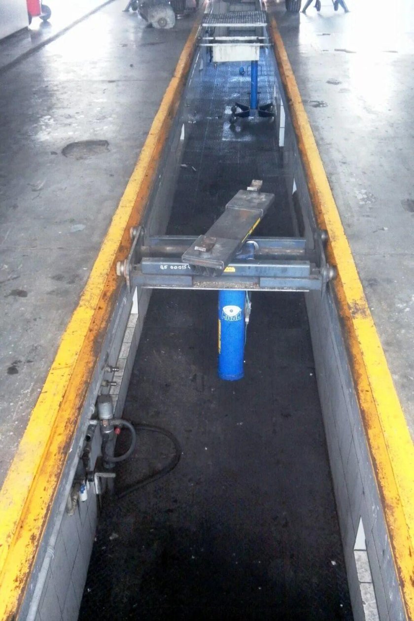 КАМАЗ 43118 на смотровой яме