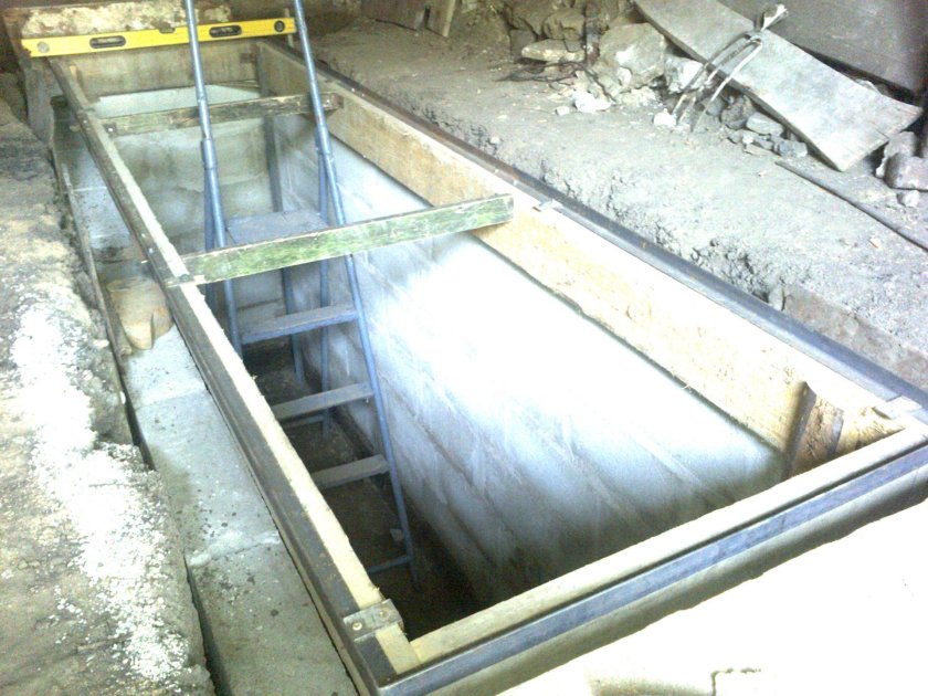 Смотровая яма глубиной 50 см