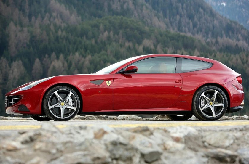 Хэтчбек Ferrari FF