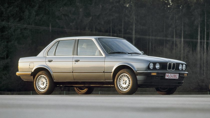 BMW e30 sedan