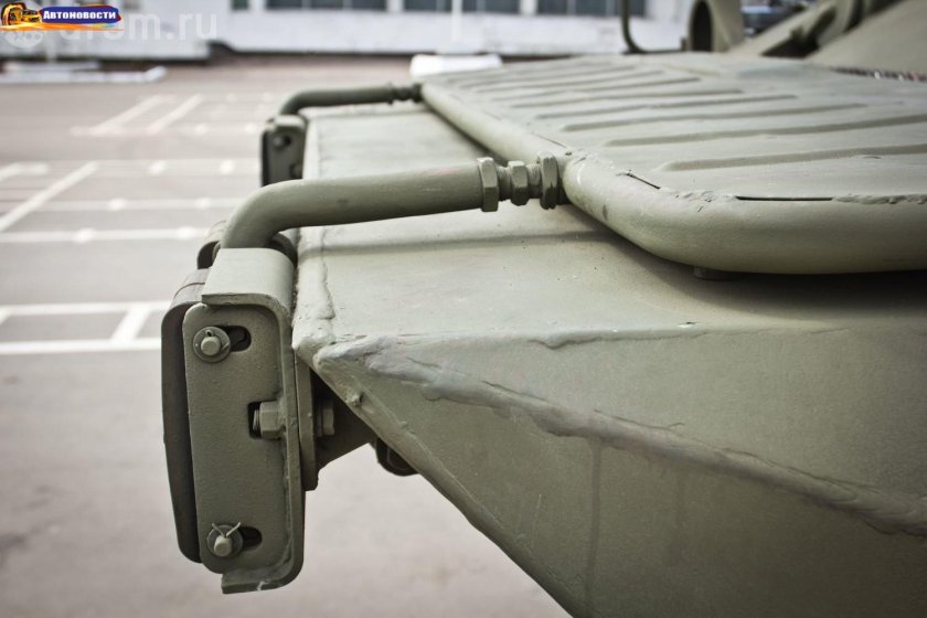 Волноотражательный щиток БТР 80