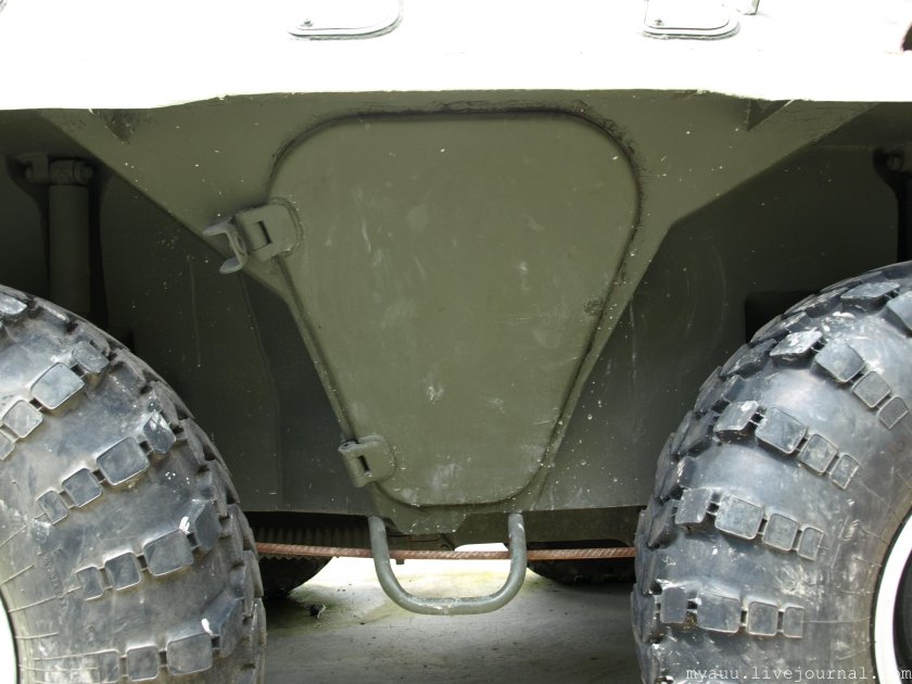 БТР 70 люк десанта