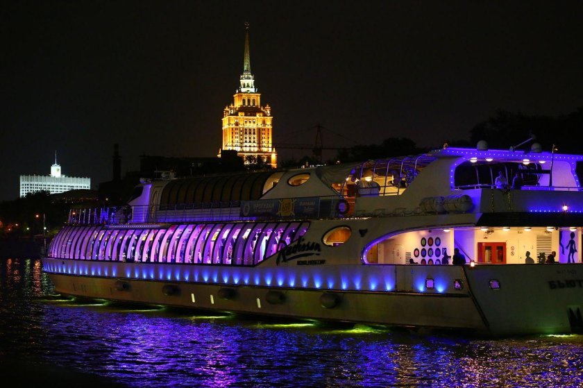 Яхта Рэдиссон Роял