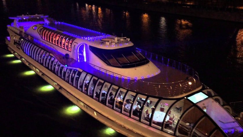 Яхта Рэдиссон Ройал