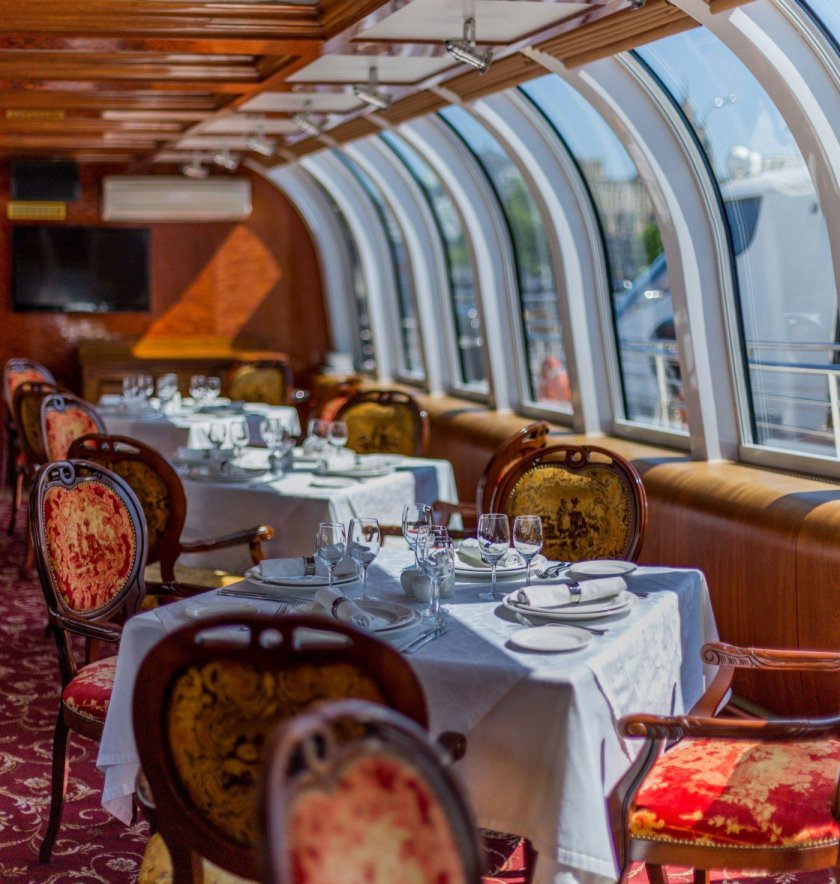 Яхта-ресторан Рэдиссон Ройал