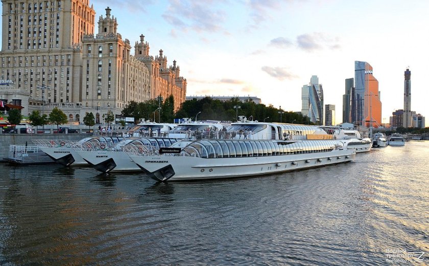 Набережная Тараса Шевченко причал гостиница Украина