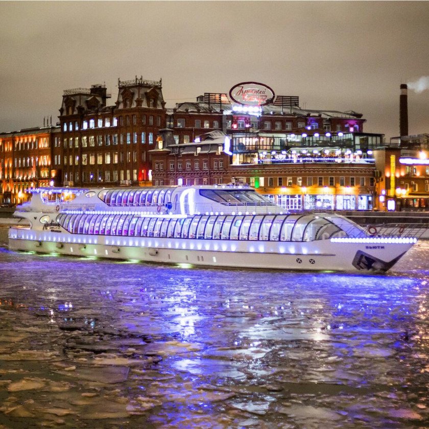 Теплоход Москва река Рэдиссон