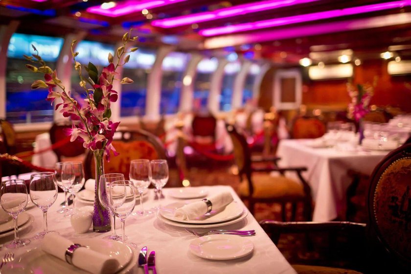 Яхта-ресторан Рэдиссон Ройал