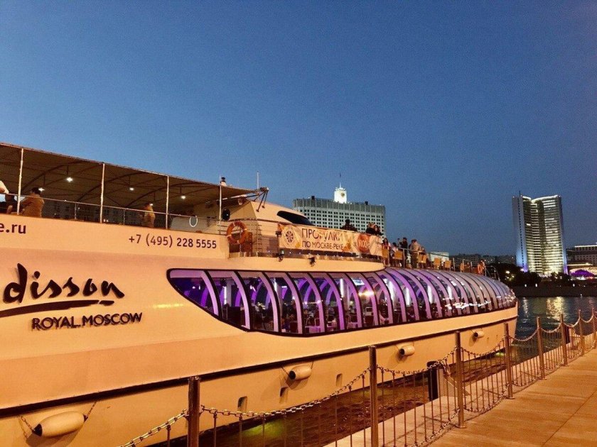 Яхта Рэдиссон Ройал