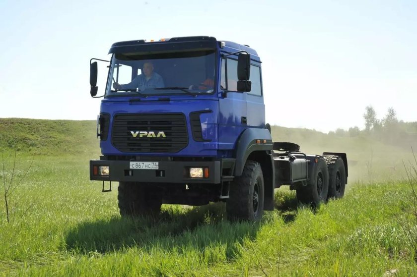 Седельный тягач урал