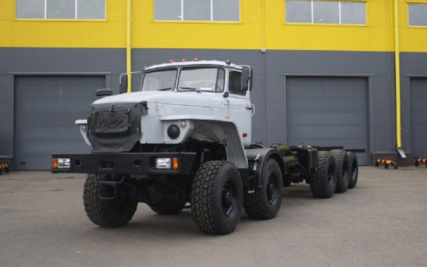 Урал 4322 тягач
