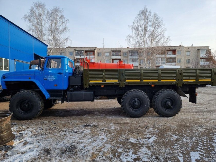 Урал 4320 бортовой