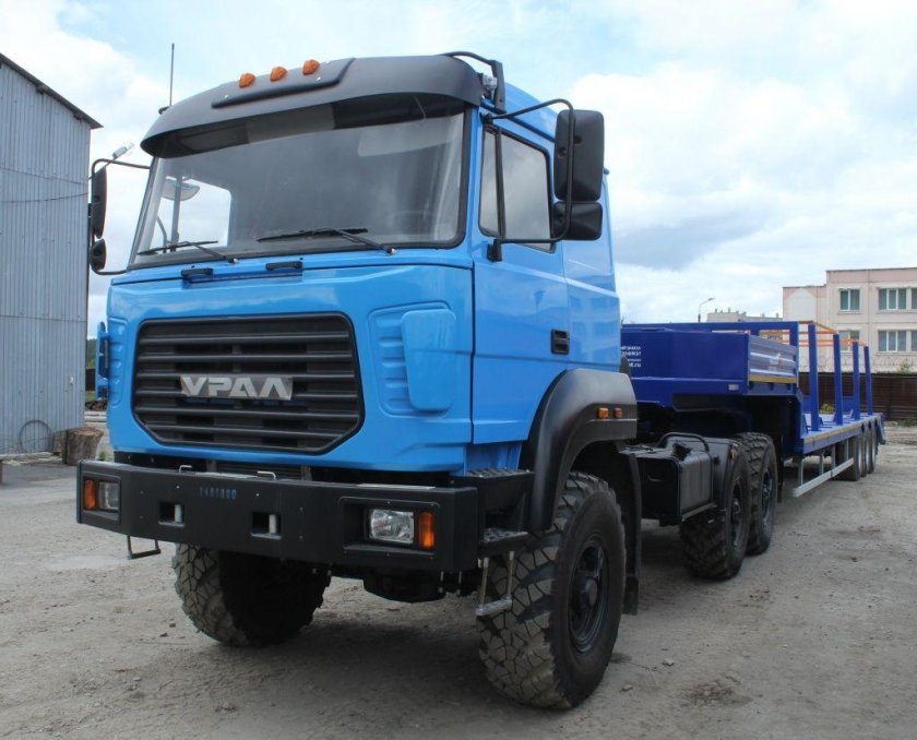 Урал бескапотный 6х6