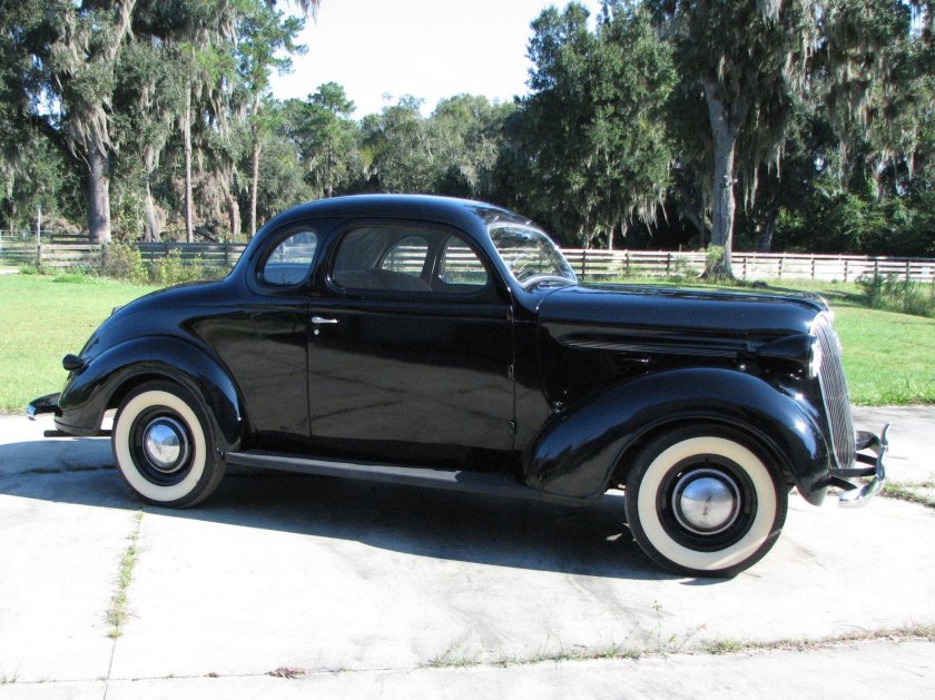 Plymouth 1937