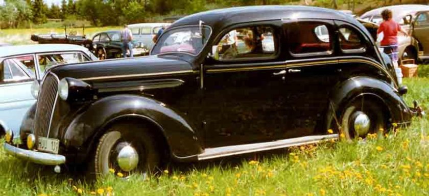1937 Plymouth p3