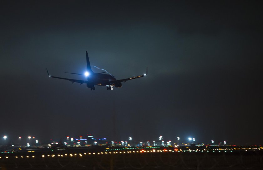 Самолет ночь