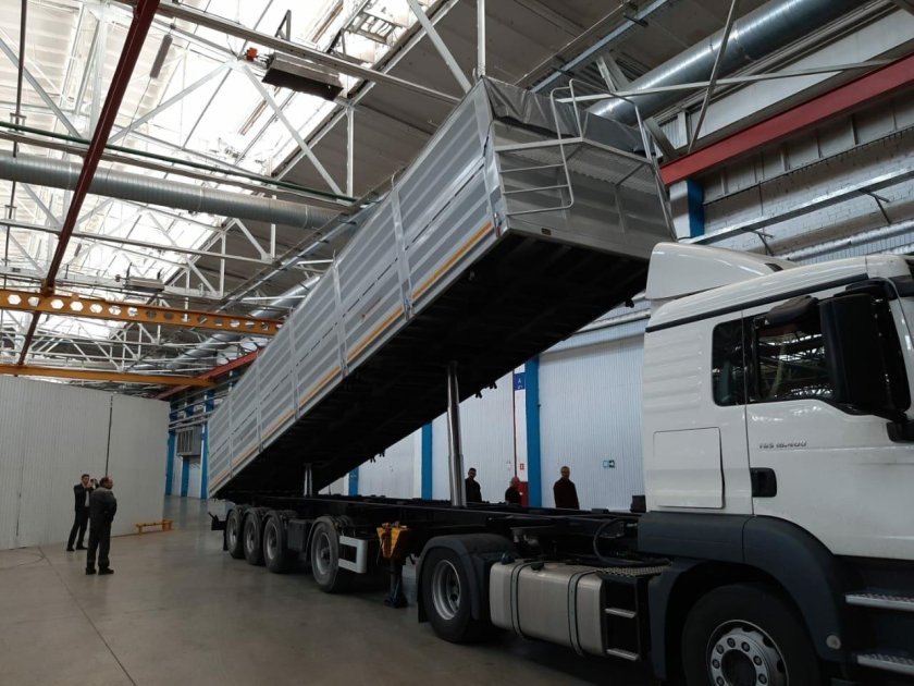 Полуприцеп зерновоз 4х-осный