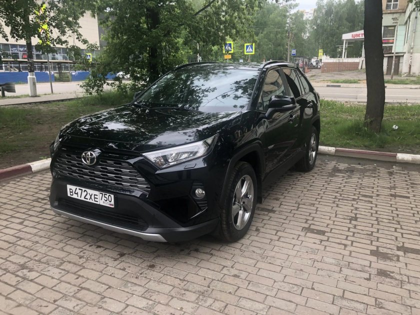 Toyota rav4 2020 черный