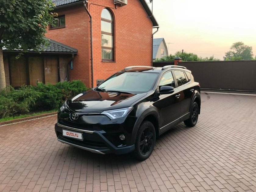 Toyota rav4 2018 черная