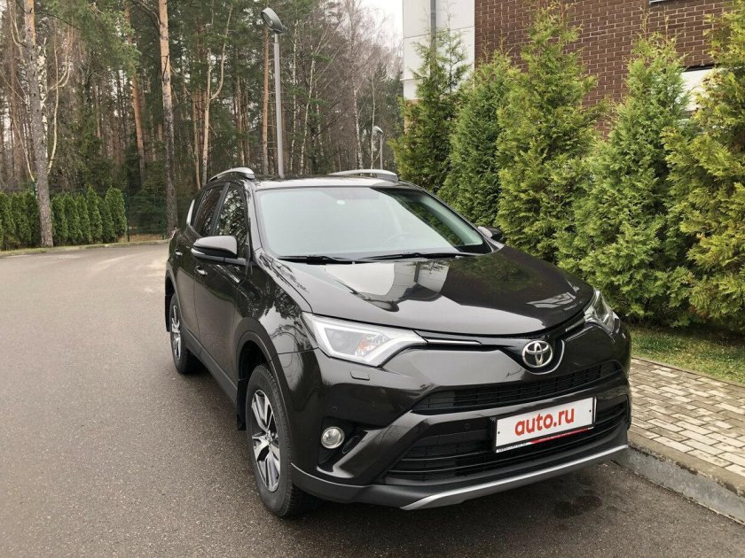 Toyota rav4 2016 черный