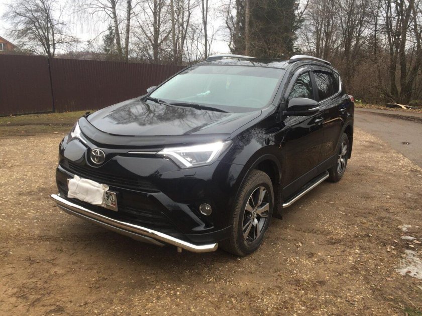 Тойота рав 4 2017 год черный