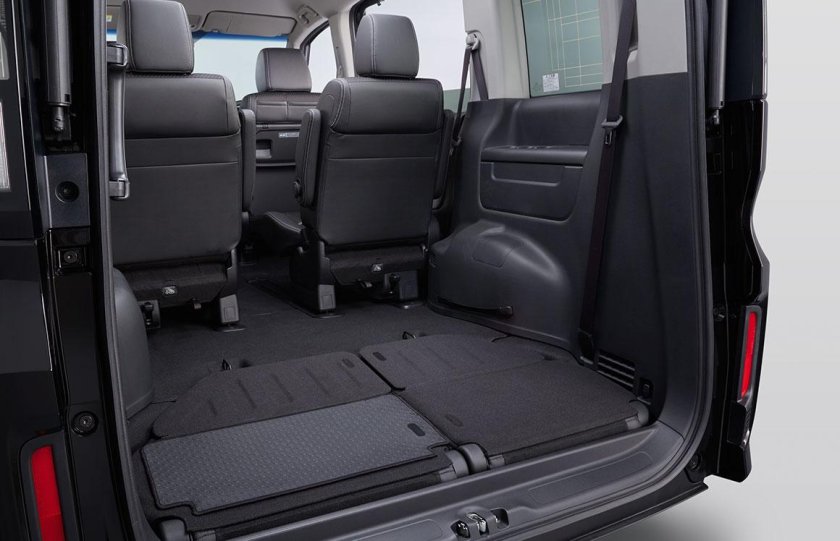 Honda Stepwgn spada 2015 салон