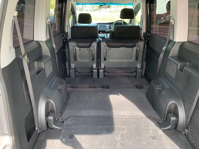 Honda Stepwgn spada салон