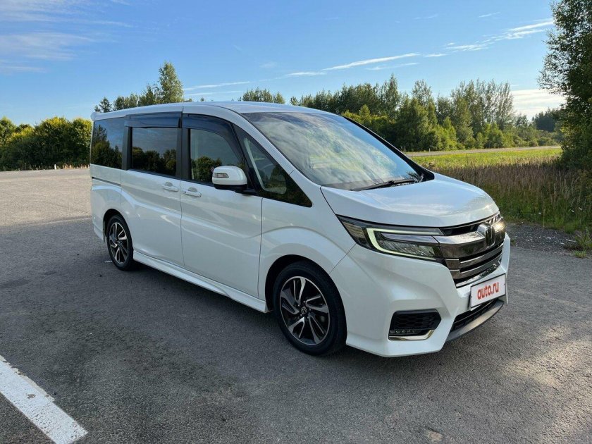 Honda Stepwgn spada cool Spirit 4wd