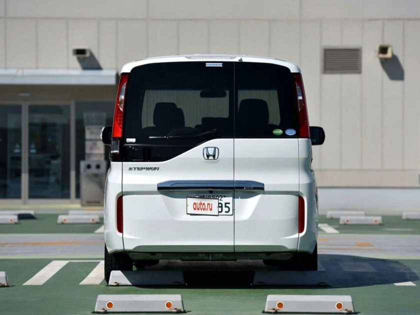 Honda stepwgn 2016