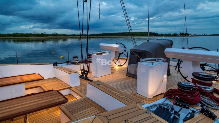 Яхта Grand Rusalina