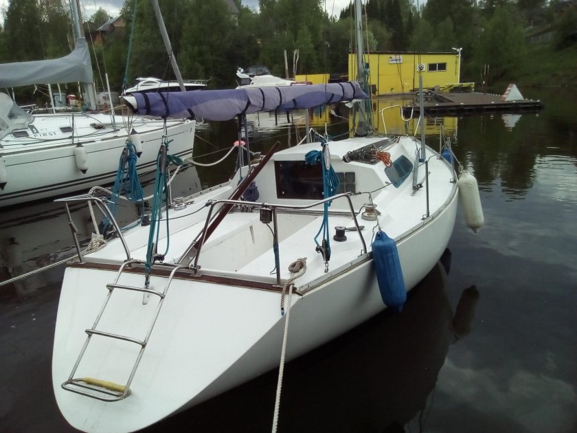 Парусная яхта