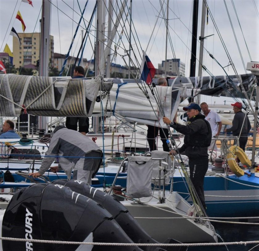 Яхта Конрад 25