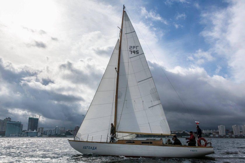 Яхта Конрад 25 р