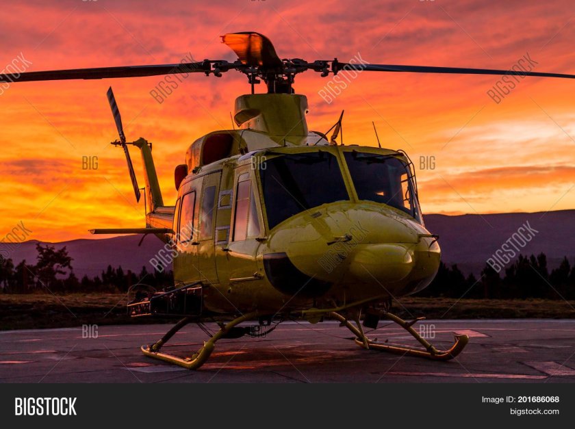 Bell 212 вертолет