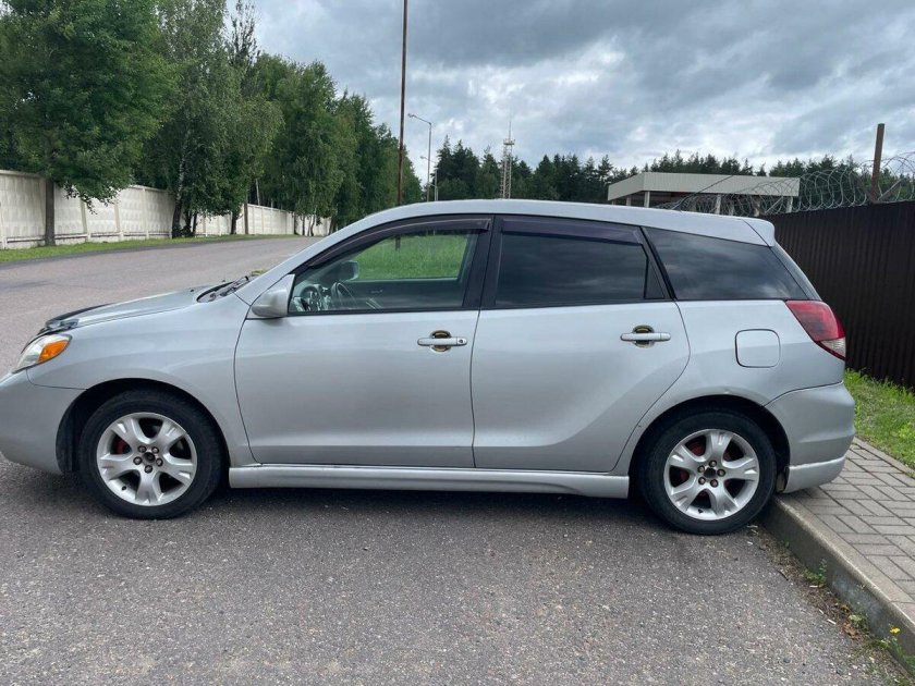 Toyota matrix i (e130)