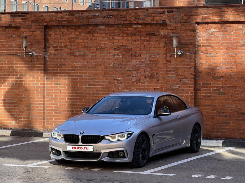 Серебристая бмв