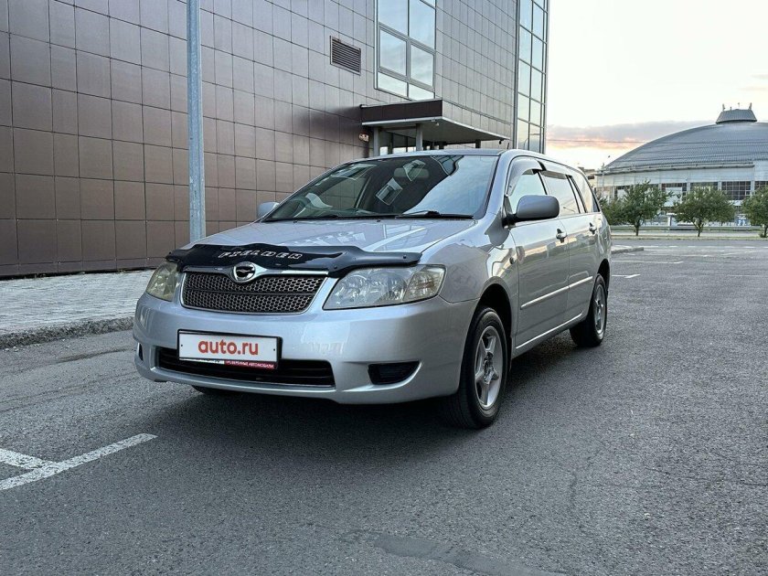 Toyota Corolla Fielder 2004