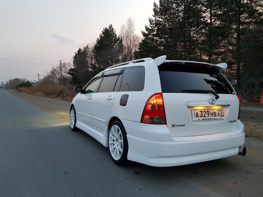 Toyota Corolla Fielder 121