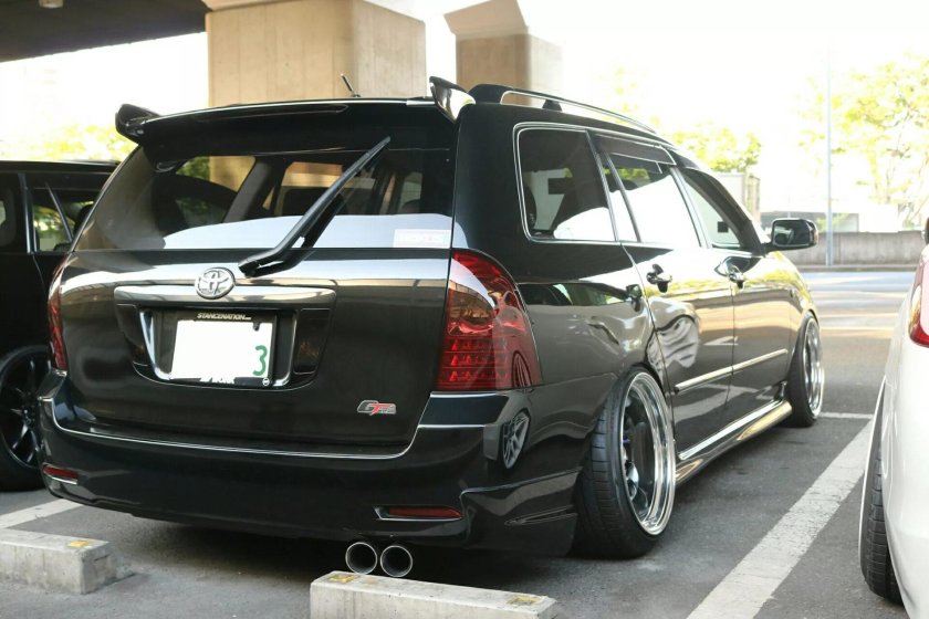 Toyota Corolla Fielder стенс