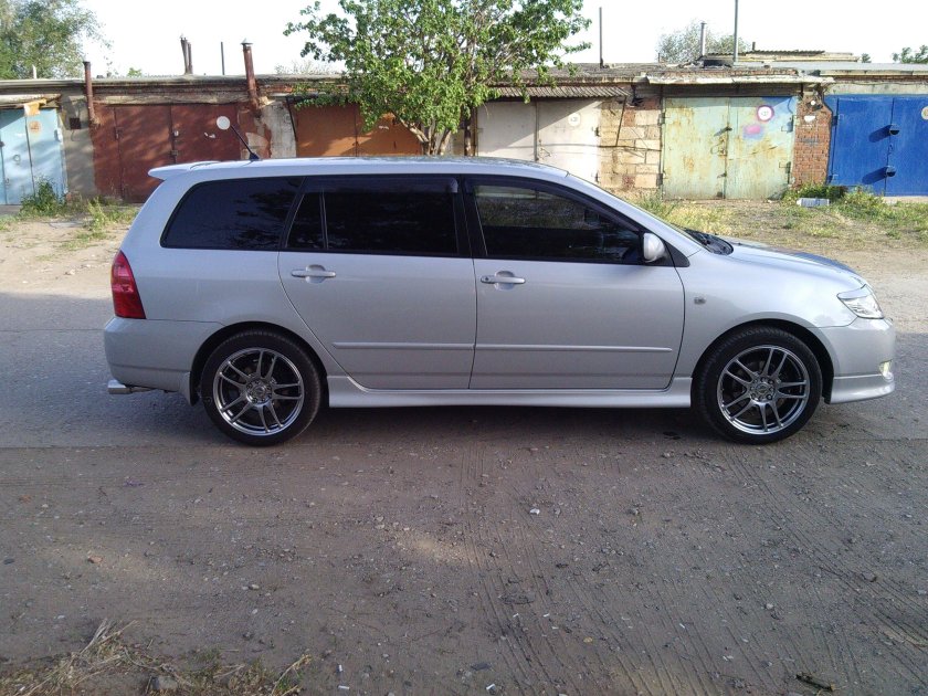 Toyota Fielder 2005 r17