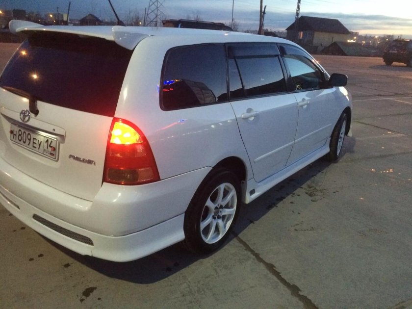 Тойота Филдер 2004