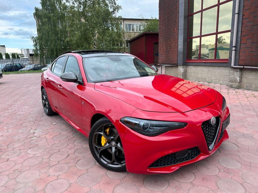 Цвет Alfa Rosso