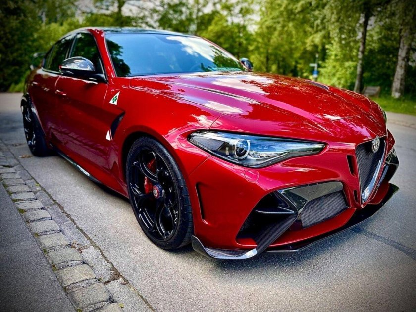Alfa romeo giulia quadrifoglio